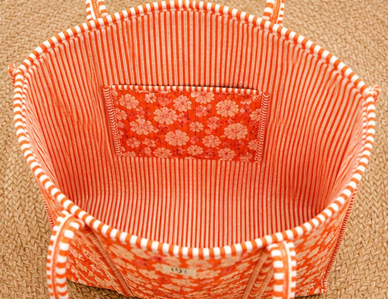 Väska orange blommor