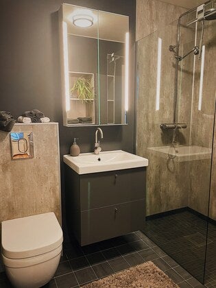 C7B9DC5A-B01F-4D1E-8B69-F040E9516EA8