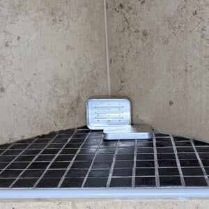 Azur Rostfri tvålförvaring för resan | Med dränering | Hållbart resande