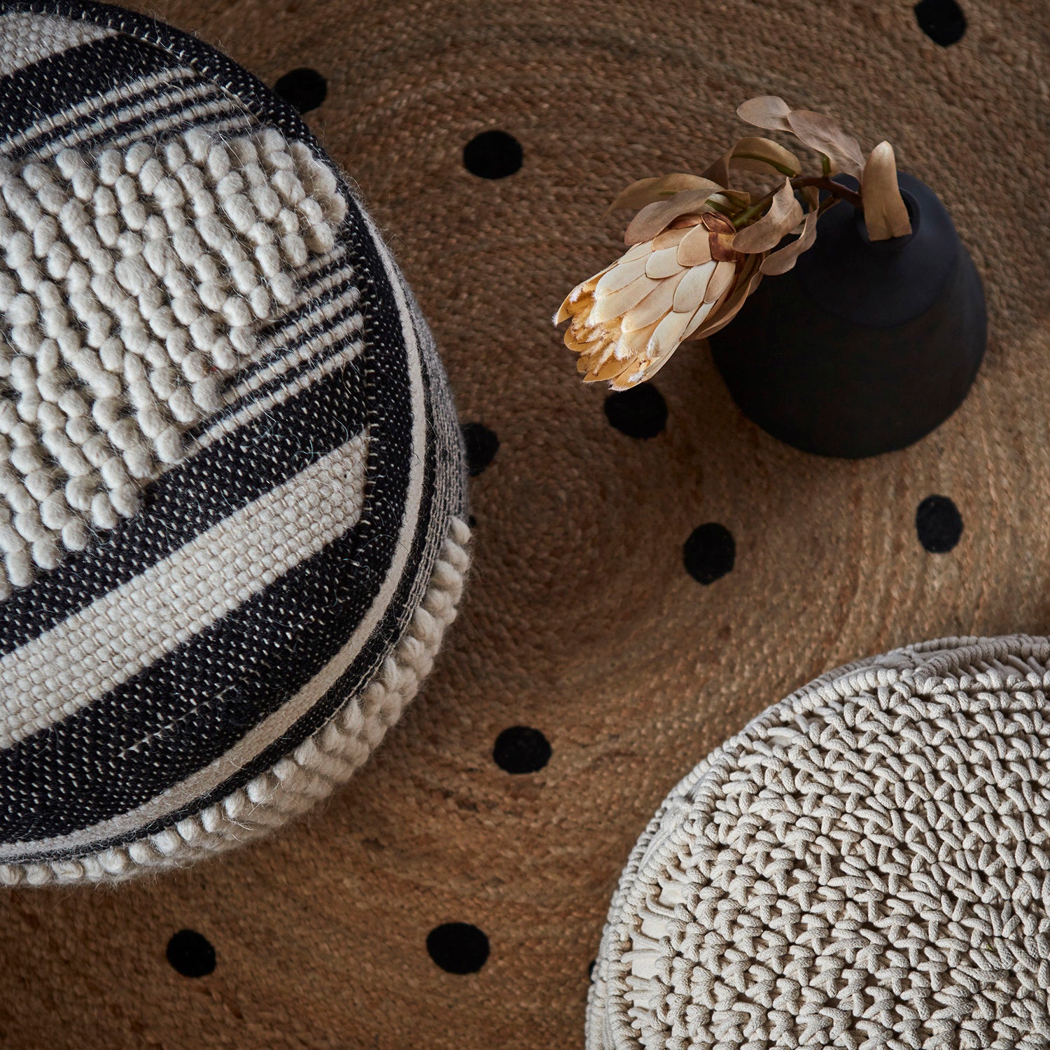 JUNI Sittpuff, Natur/elfenben