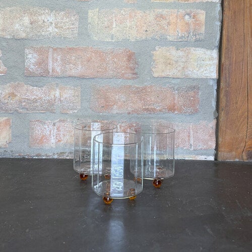 Dricksglas 32cl med små runda fötter i bärnsten