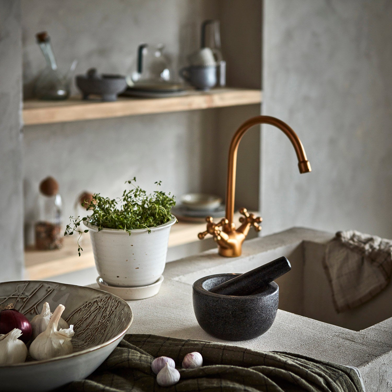 THYME Mortel med stöt, Beige