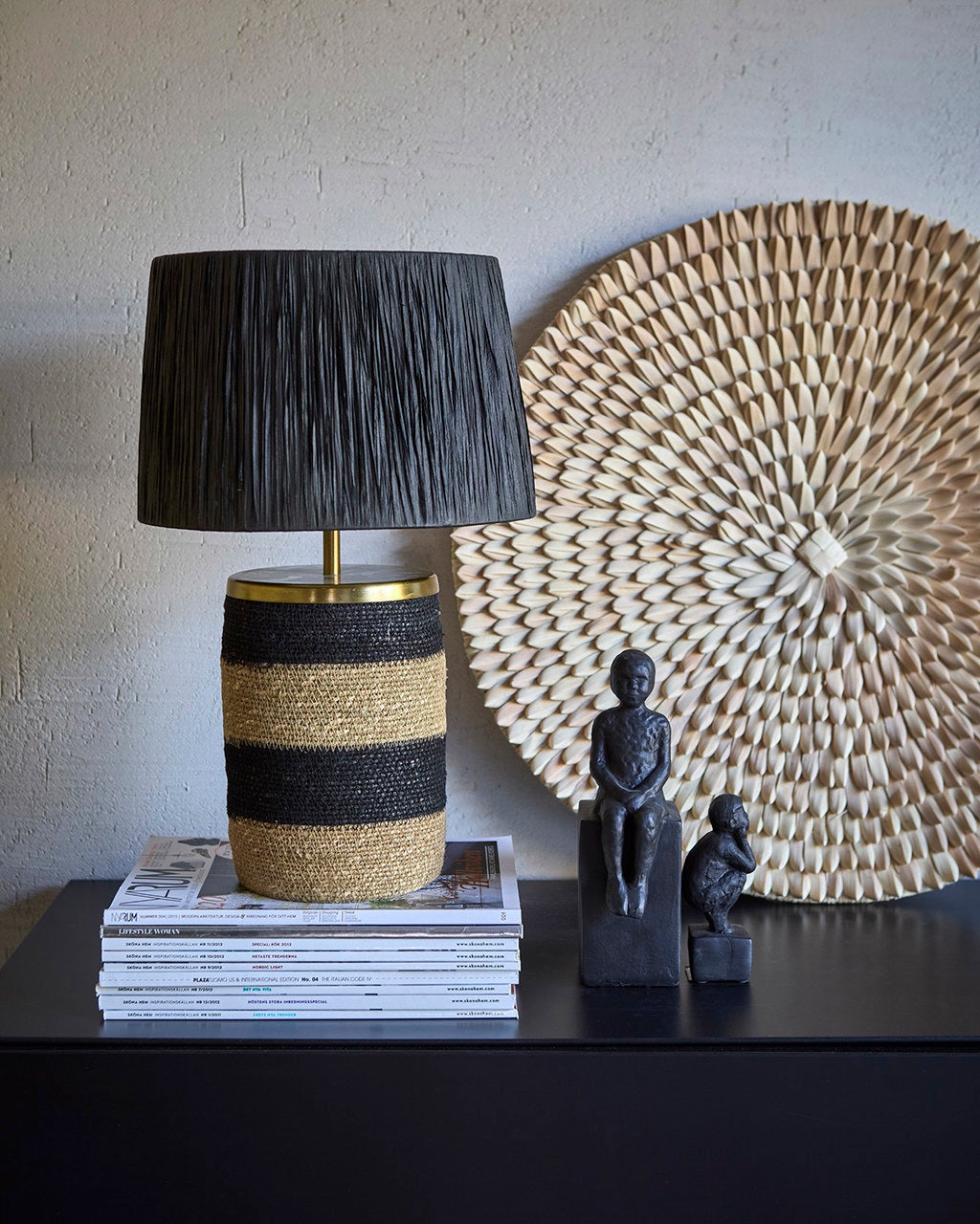 CAMILLE Staty, Svart