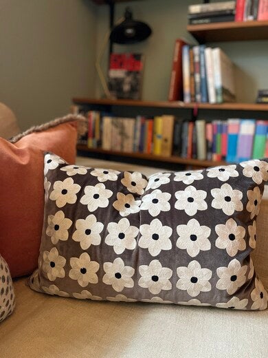 Daisy Kuddfodral Mullvad 40x60cm