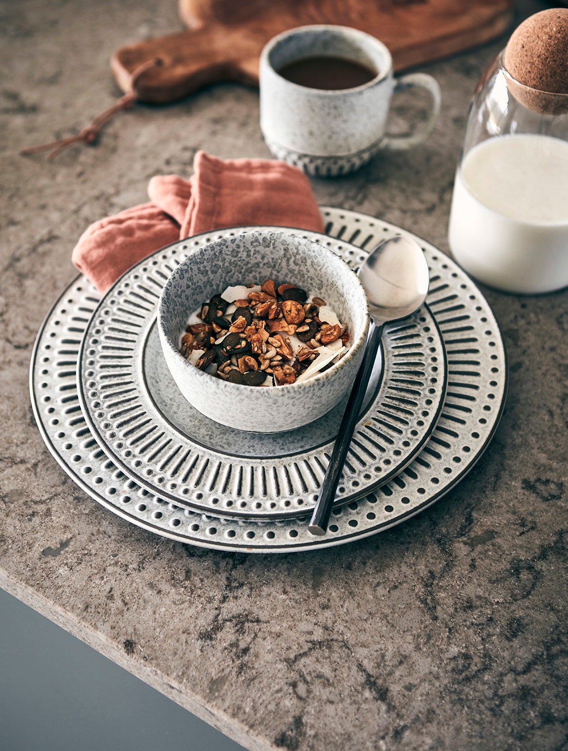 ANTONIA Tallrik, Grå/elfenben