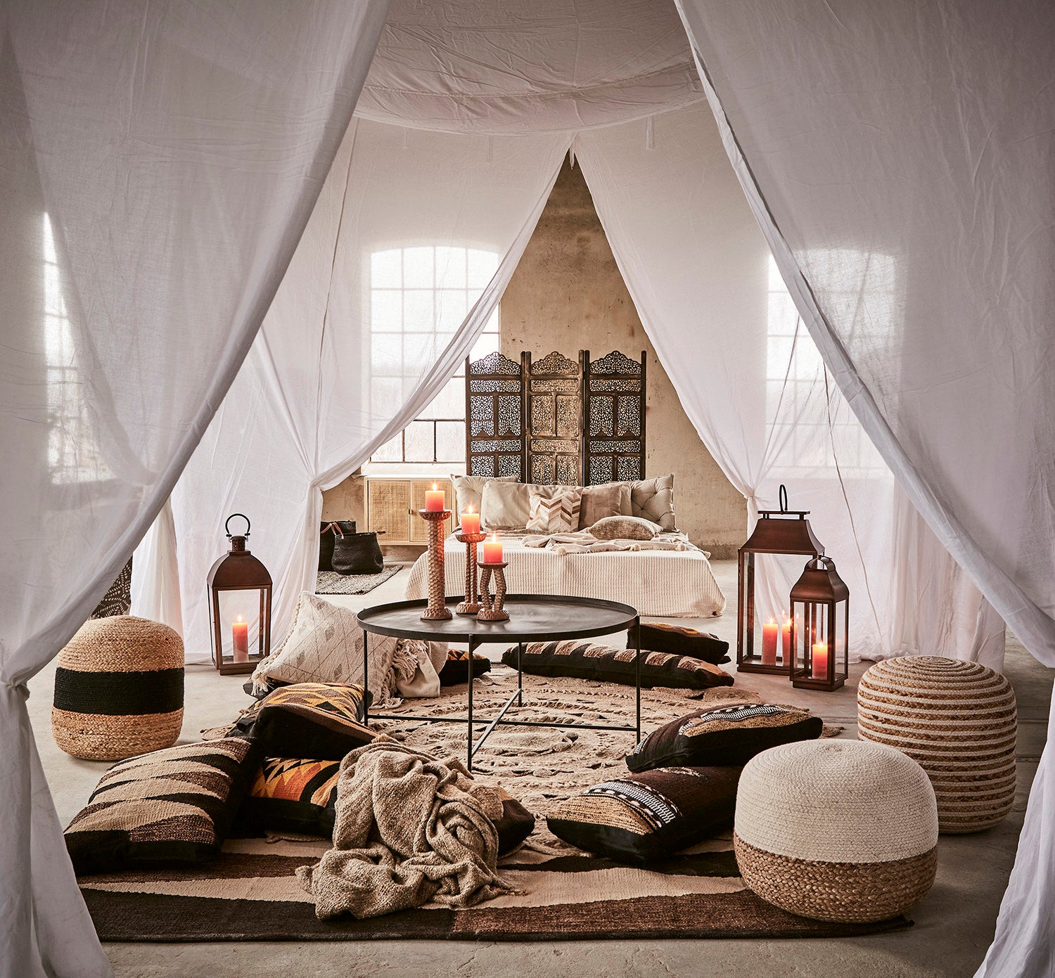 JUNI Sittpuff, Natur/elfenben