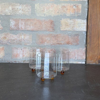 Dricksglas 32cl med små runda fötter i bärnsten