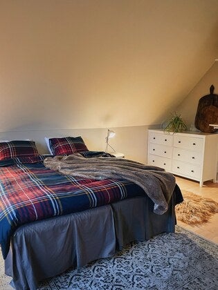 3FA8AEA8-CE89-4C3F-9294-04E9C165FCC0