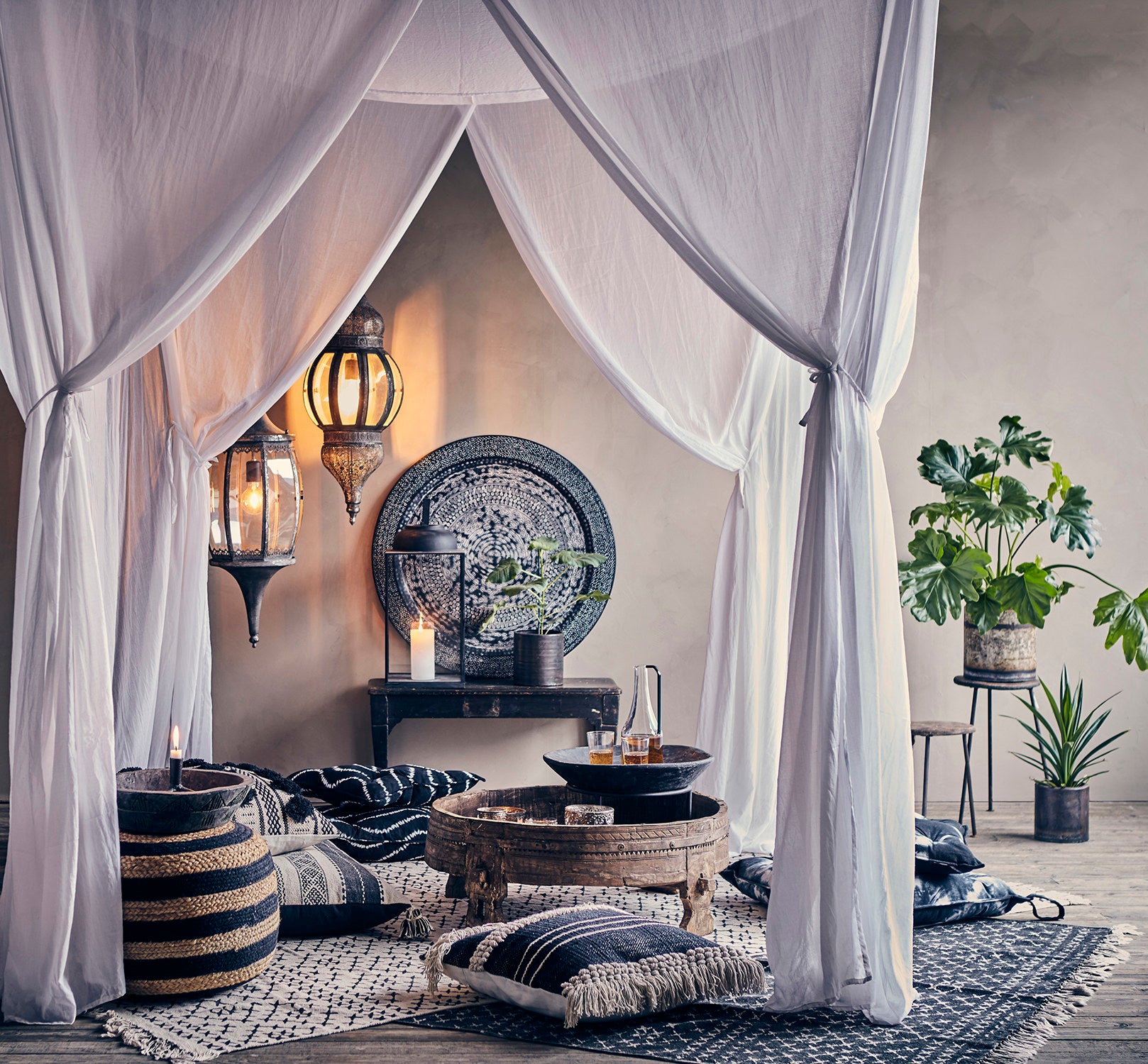 JUNI Sittpuff, Natur/elfenben